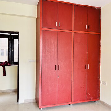 Room in 3 BHK Apartment at TDI City Kingsbury, Sector 61 – for Sale