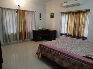 Bedroom in 4 BHK Independent House at Mamangalam – for Sale