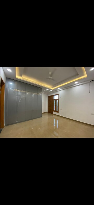 Bedroom in 3 BHK Builder Floor at Chattarpur – for Sale