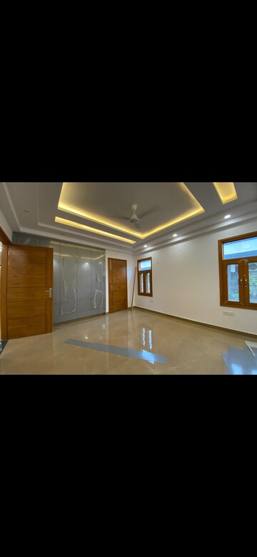 Master Bedroom in 3 BHK Builder Floor at Chattarpur – for Sale