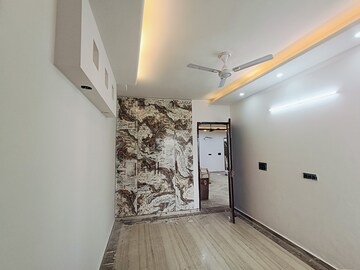 Bedroom in 4 BHK Builder Floor at Green Fields Colony – for Sale