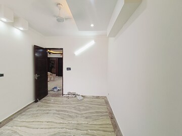 Room in 4 BHK Builder Floor at Green Fields Colony – for Sale