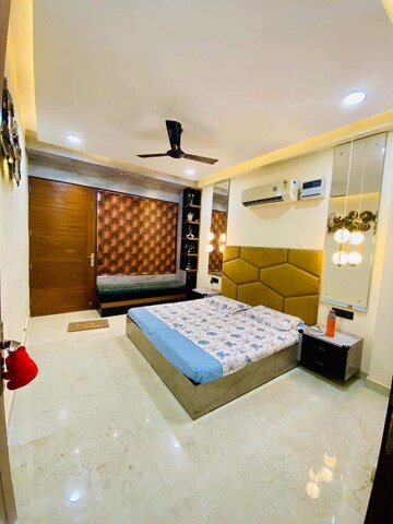 Room in 3 BHK Builder Floor at Green Fields Colony – for Sale