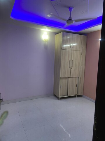 Room in 2 BHK Builder Floor at Mahavir Enclave – for Sale
