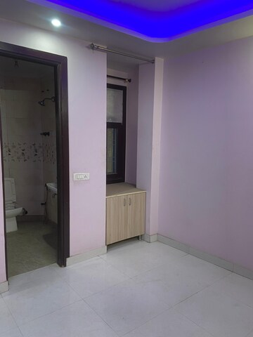 Room in 2 BHK Builder Floor at Mahavir Enclave – for Sale