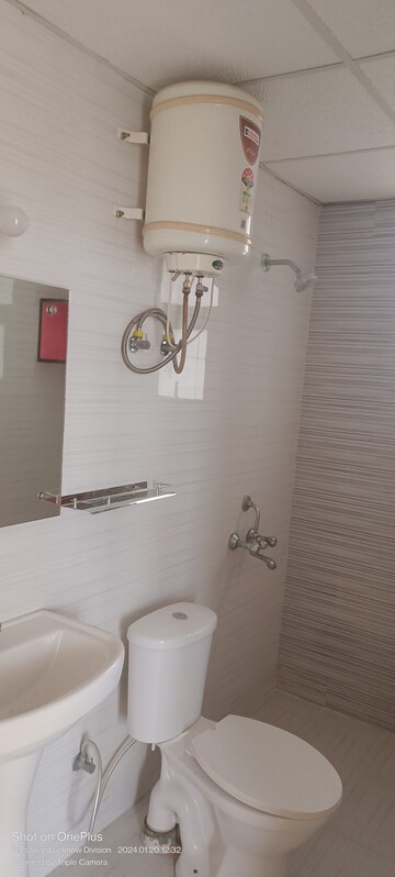 Bathroom in 2.5 BHK Apartment at Grand Omaxe, Gomti Nagar – for Sale