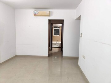 Room in 5 BHK Apartment at Marvel Bounty, Hadapsar – for Sale