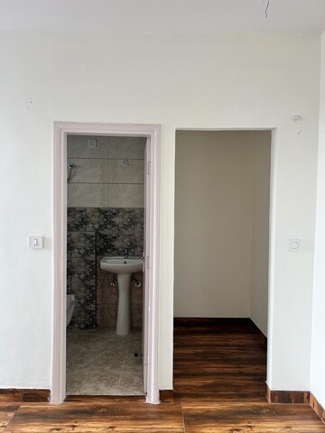 Room in 3 BHK Builder Floor at Sector 115 – for Sale