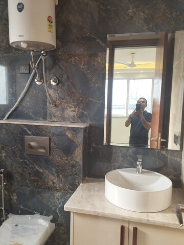 Furnished Amenities in 4 BHK Builder Floor at South Extension I – for Sale