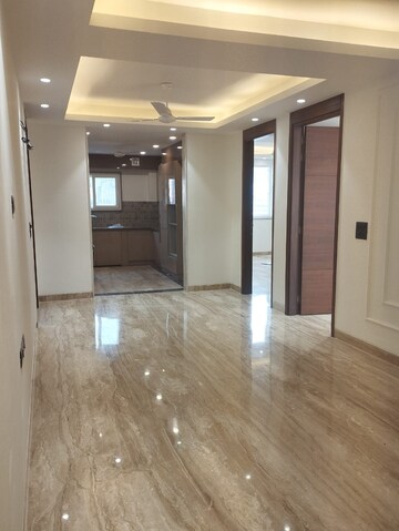 Room in 4 BHK Builder Floor at South Extension I – for Sale