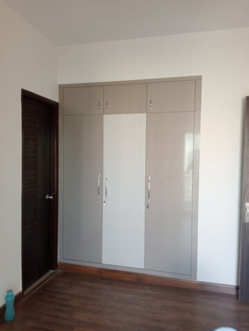 Room in 2 BHK Apartment at Alpha 1 Greater Noida – for Sale