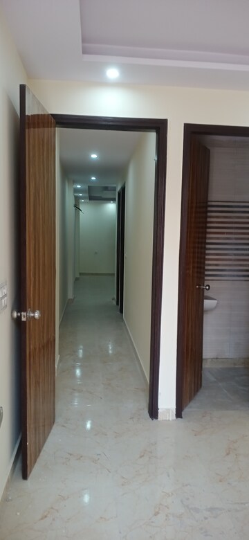 Building Lobby in 2 BHK Builder Floor at Lalita Park – for Sale