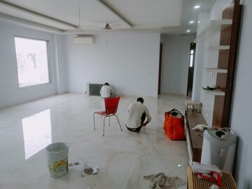 Master Bedroom in 3 BHK Apartment at DLF Hamilton Court, Sector 27 – for Sale