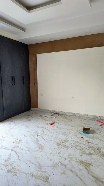 Room in 3 BHK Builder Floor at Sahastradhara Road – for Sale