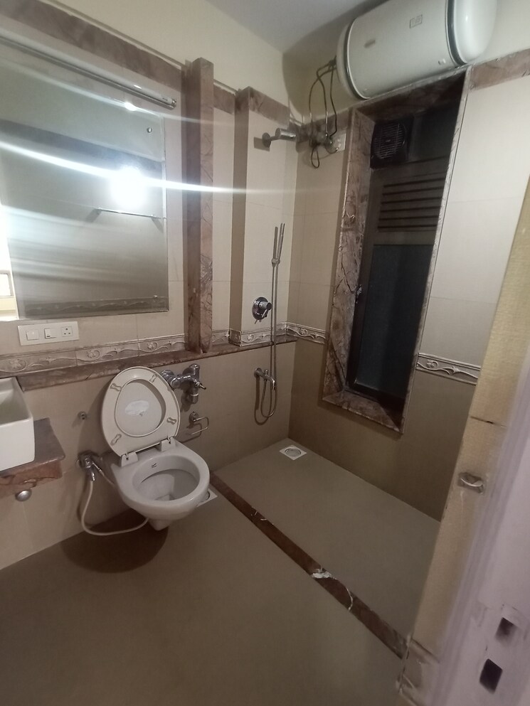 Bathroom, raheja-acropolis 3 Bedroom 1855 Sq.Ft. Apartment In Deonar Mumbai 7298774