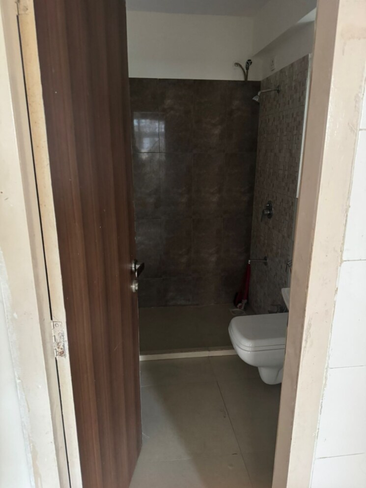 Bathroom, vakratunda-dilkhush 3 Bedroom 930 Sq.Ft. Apartment In Andheri East Mumbai 7299020