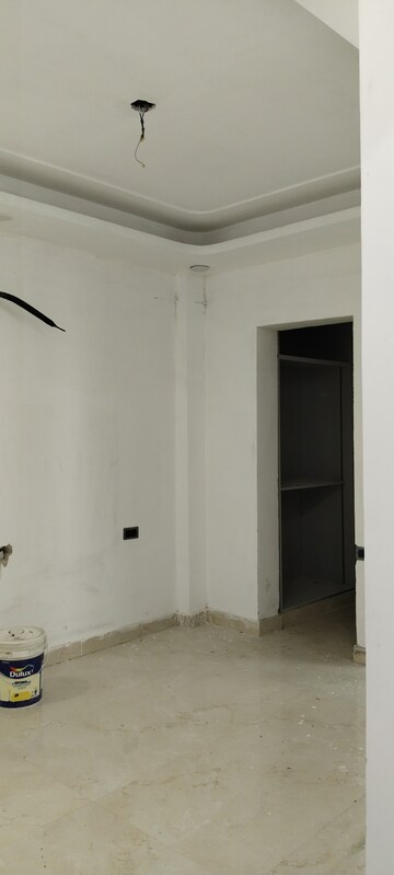 Room in 3 BHK Builder Floor at Green Fields Colony – for Sale
