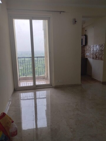 Room in 2 BHK Apartment at Gaur City 2 - 11th Avenue, Sector 16c Greater Noida – for Sale
