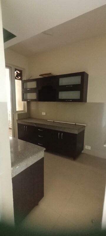 Furnished Amenities in 3 BHK Apartment at Emaar Palm Hills, Sector 77 – for Sale