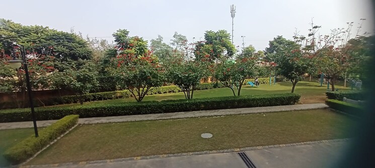 Garden, emaar-palm-hills 3 Bedroom 1450 Sq.Ft. Apartment In Sector 77 Gurgaon 7299395