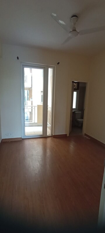 Room in 3 BHK Apartment at Emaar Palm Hills, Sector 77 – for Sale