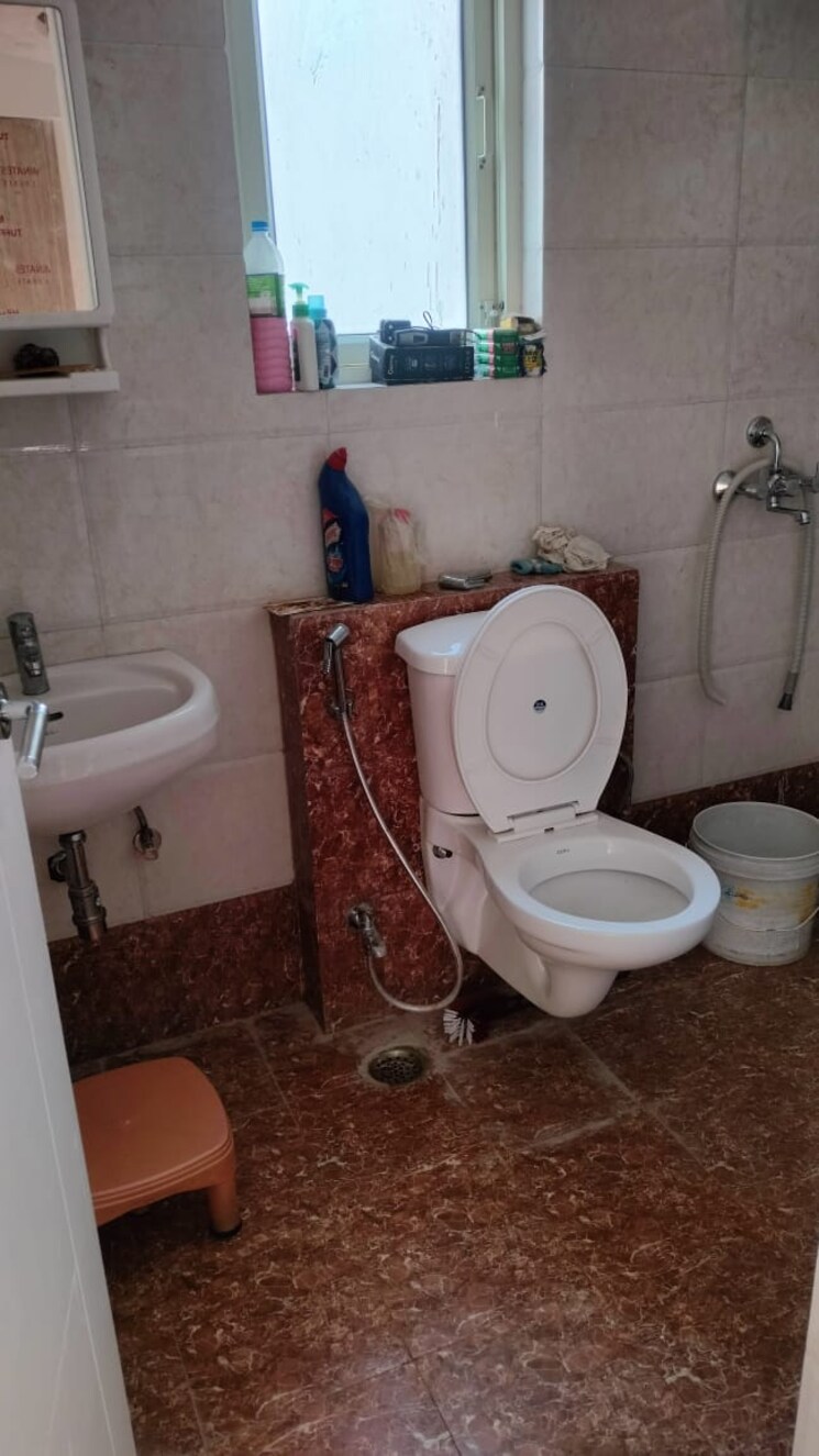 Bathroom, shree-vardhman-flora 2.5 Bedroom 1342 Sq.Ft. Apartment In Sector 90 Gurgaon 7299476