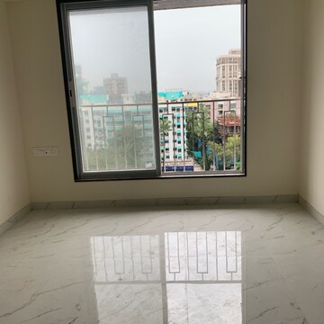 Room in 1 BHK Apartment at Borivali West – for Sale