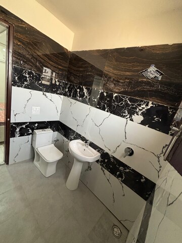 Bathroom in 6+ BHK Independent House at Bhago Majra Road – for Sale