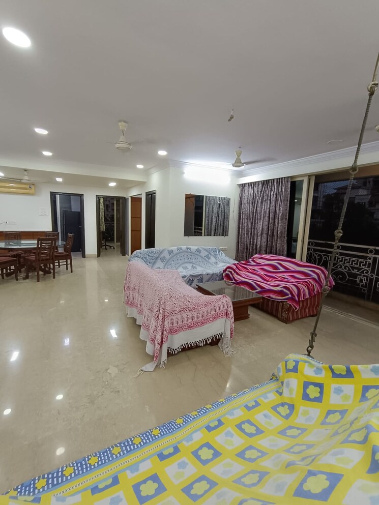  Parking, neera-apartment 3 Bedroom 1519 Sq.Ft. Apartment In Khar West Mumbai 7300064