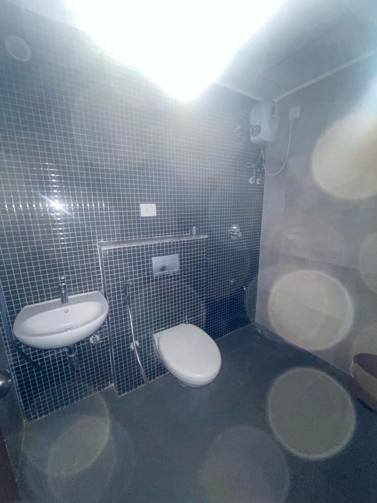 Bathroom, lodha-palava-city 2 Bedroom 650 Sq.Ft. Apartment In Dombivli East Thane 7300101