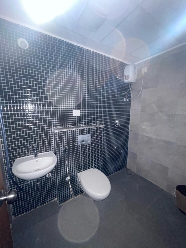 Bathroom, lodha-palava-city 2 Bedroom 650 Sq.Ft. Apartment In Dombivli East Thane 7300101