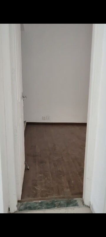 Room in 4 BHK Builder Floor at Bptp Park Floors I, Sector 77 – for Sale