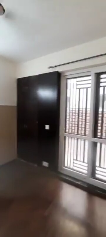 Room in 3 BHK Builder Floor at Sector 77 – for Sale