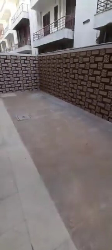 Swimming Pool in 3 BHK Builder Floor at Sector 77 – for Sale