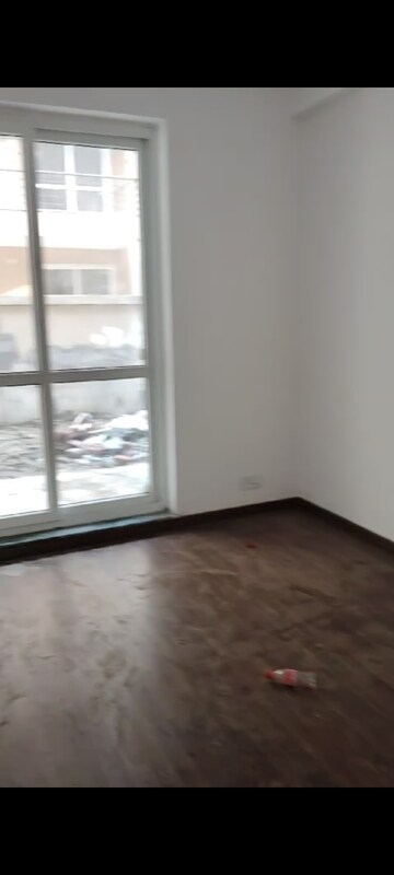 Room in 3 BHK Builder Floor at Sector 77 – for Sale