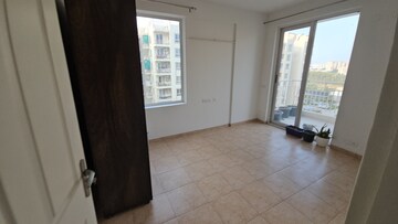 Room in 3 BHK Apartment at Sushma Joynest ZRK, Ghazipur – for Sale