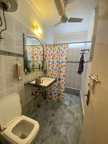 Attached Bathroom in 3 BHK Builder Floor at Green Fields Colony – for Sale