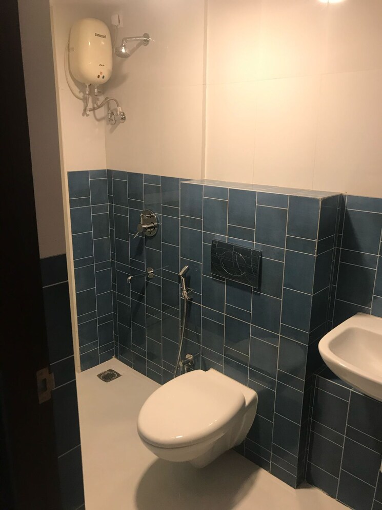 Bathroom, lodha-amara 2 Bedroom 640 Sq.Ft. Apartment In Kolshet Road Thane 7300664