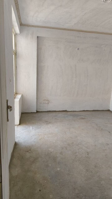 Room in 4 BHK Apartment at Terra Elegance, Alwar Bypass Road – for Sale