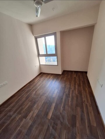 Room in 2 BHK Apartment at Piramal Vaikunth, Balkum Pada – for Sale