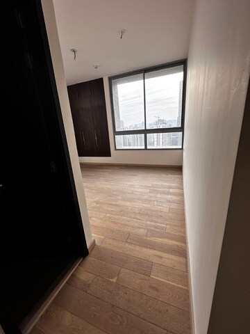 Room in 2 BHK Apartment at Piramal Vaikunth, Balkum Pada – for Sale