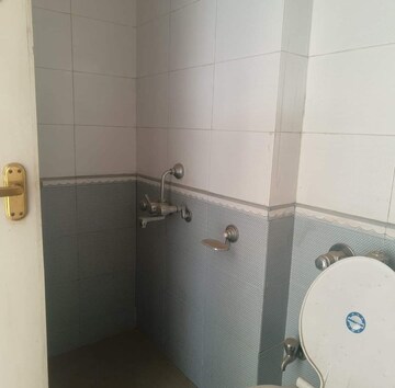 Bathroom in 4 BHK Apartment at Windsor Avenue, Wanowrie – for Sale