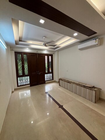Room in 3 BHK Builder Floor at Rajouri Garden – for Sale