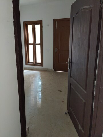 Furnished Amenities in 3 BHK Villa at Amrapali Leisure Valley, Tech Zone 4 Greater Noida – for Sale