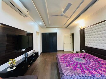 Bedroom in 3 BHK Apartment at Kumar Sienna, Magarpatta Road – for Sale