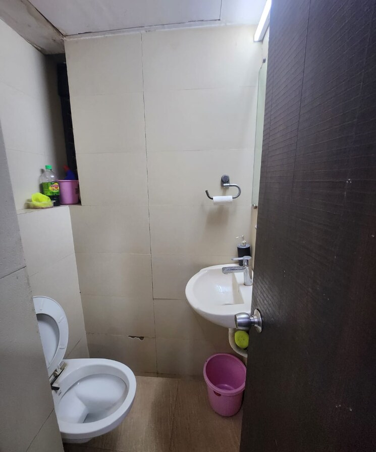 Bathroom, tranquility-apartments 1 Bedroom 500 Sq.Ft. Apartment In Andheri West Mumbai 7301951
