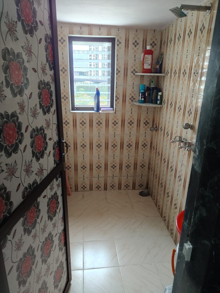 Bathroom, siddhivinayak-tower-runwal-nagar 1 Bedroom 530 Sq.Ft. Apartment In Kolbad Thane 7302354