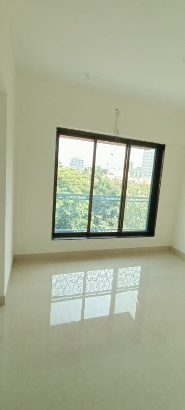 Room in 2 BHK Apartment at Gundecha Valley of Flowers, Kandivali East – for Sale