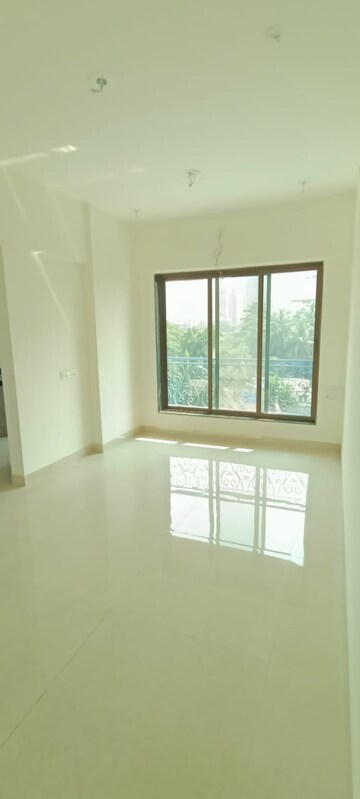 Room in 2 BHK Apartment at Gundecha Valley of Flowers, Kandivali East – for Sale