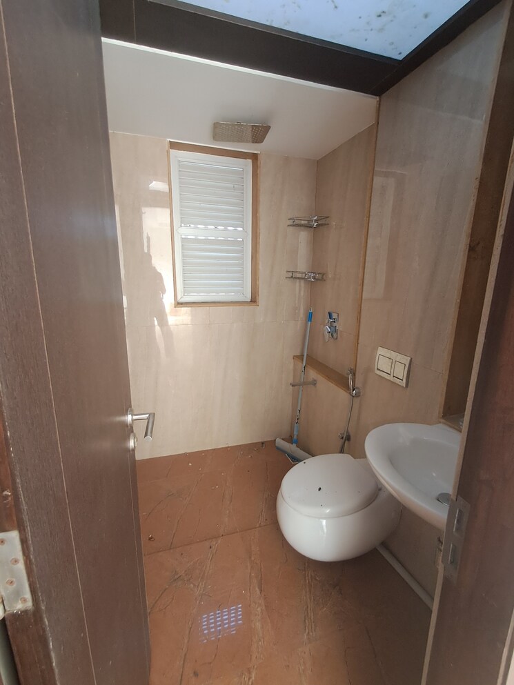 Bathroom, ruparel-ariana 2 Bedroom 804 Sq.Ft. Apartment In Parel Mumbai 7302729